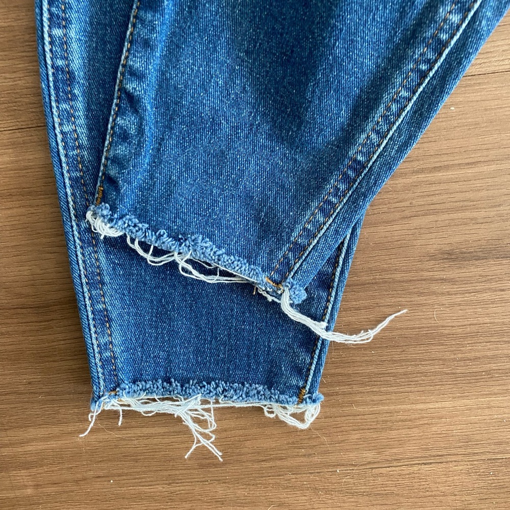 Kut from the Kloth Women's "Connie" Skinny Jeans Size 0 - Picture 7 of 8